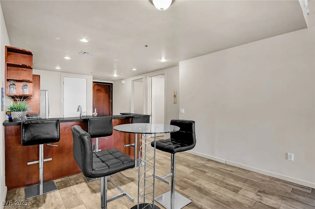 4575 Dean Martin, Las Vegas, NV 89103