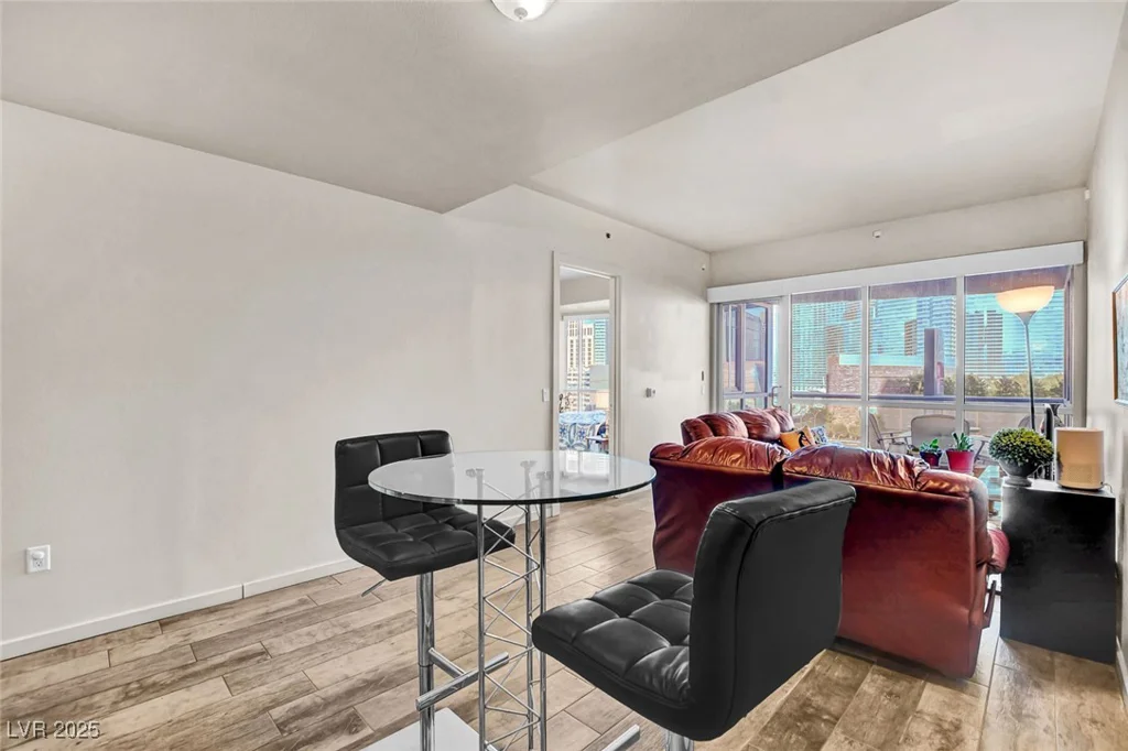 4575 Dean Martin, Las Vegas, NV 89103