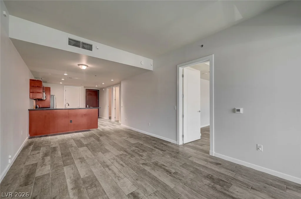 4575 Dean Martin, Las Vegas, NV 89103