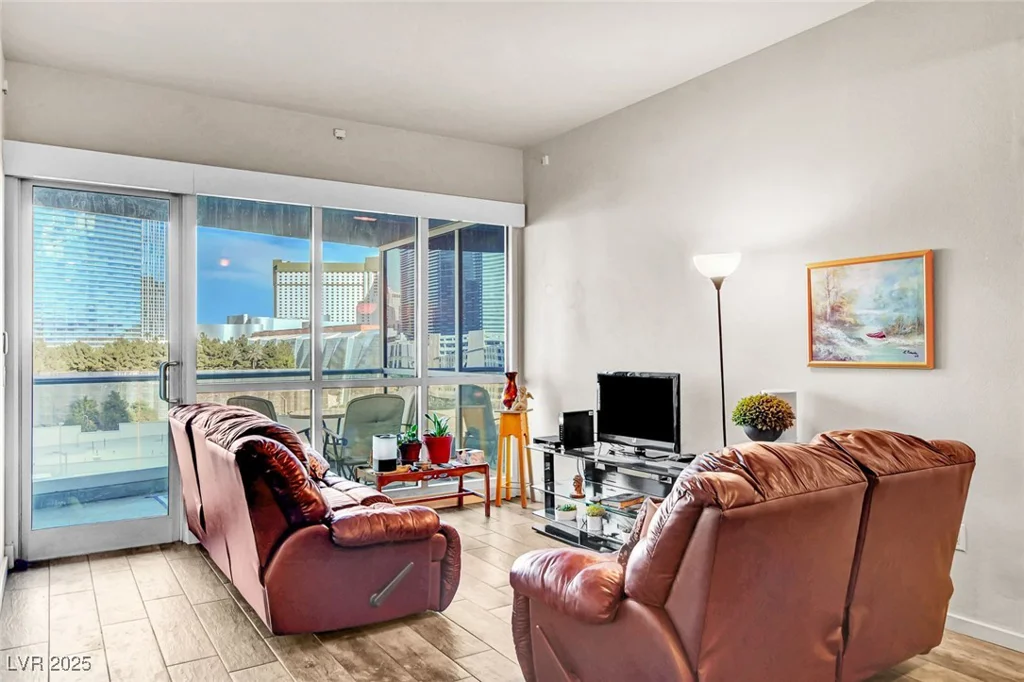 4575 Dean Martin, Las Vegas, NV 89103