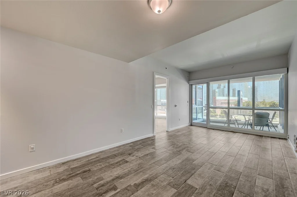 4575 Dean Martin, Las Vegas, NV 89103