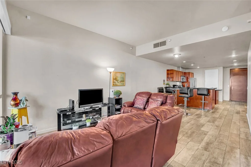 4575 Dean Martin, Las Vegas, NV 89103