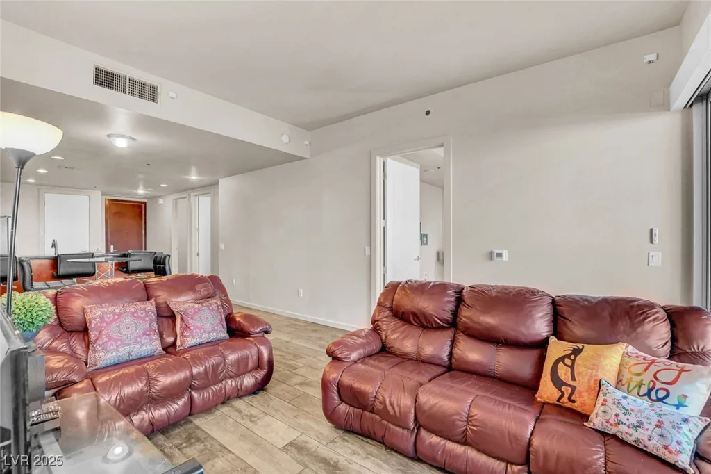 4575 Dean Martin, Las Vegas, NV 89103