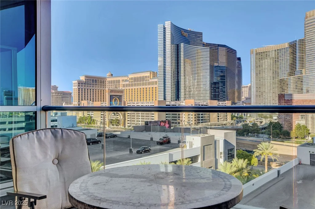 4575 Dean Martin, Las Vegas, NV 89103