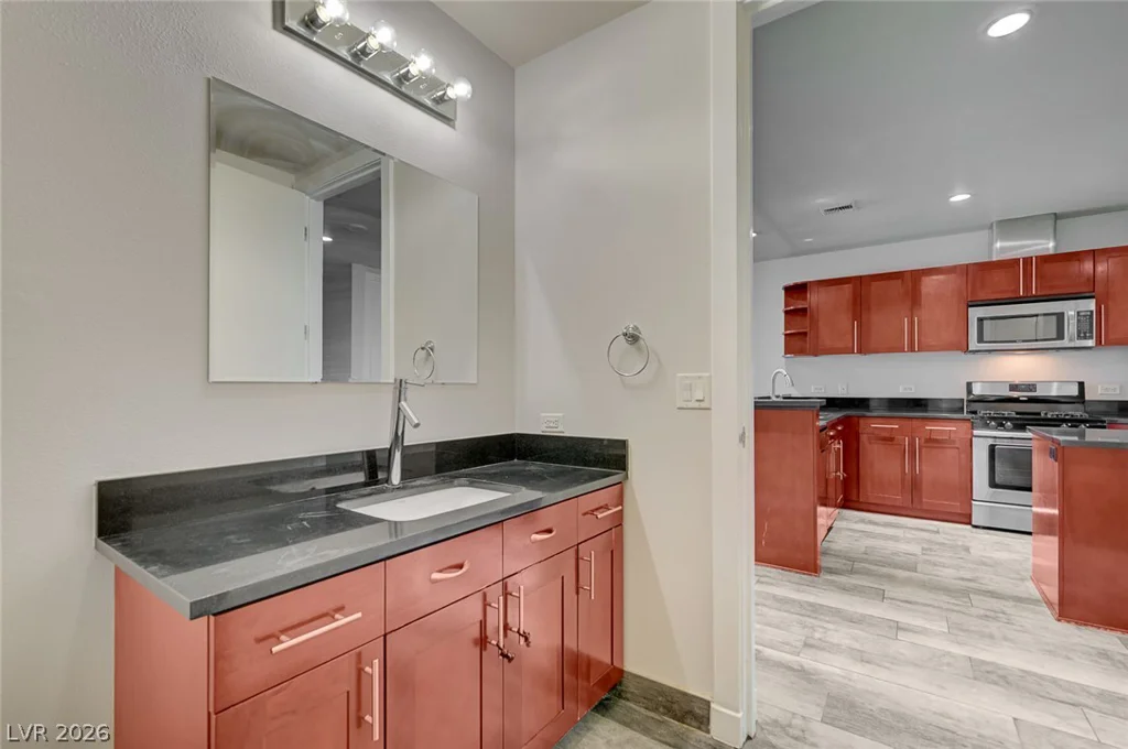 4575 Dean Martin, Las Vegas, NV 89103