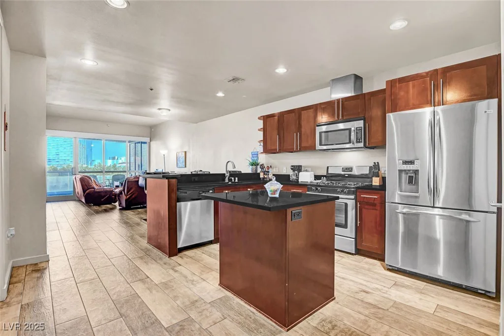 4575 Dean Martin, Las Vegas, NV 89103