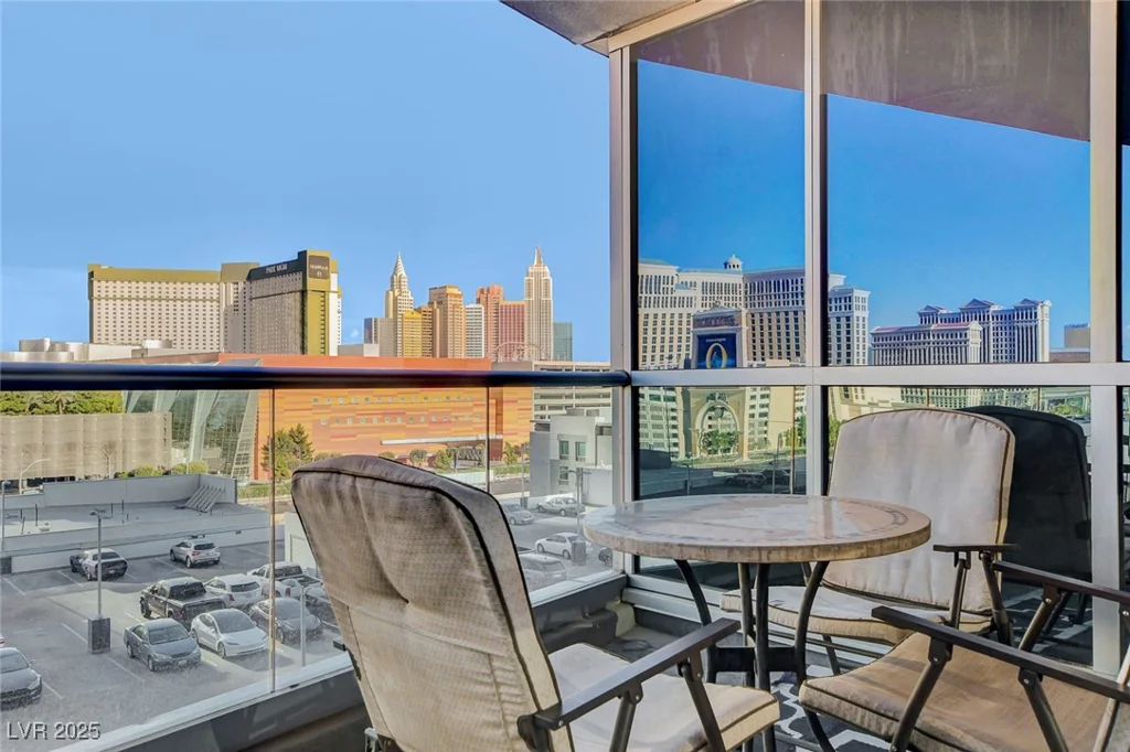 4575 Dean Martin, Las Vegas, NV 89103