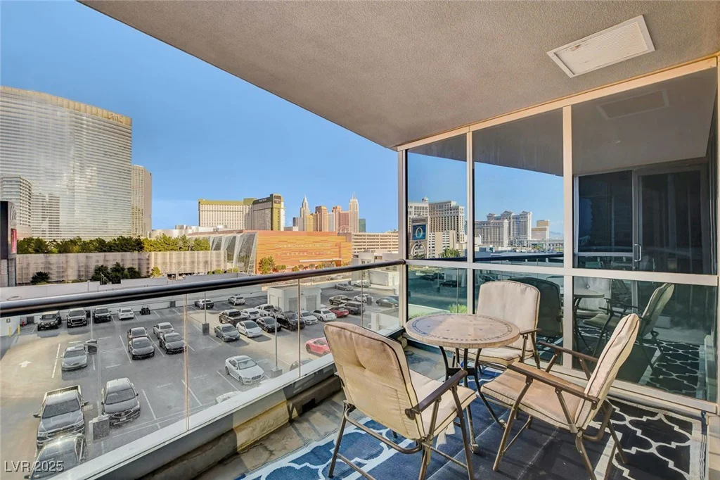 4575 Dean Martin, Las Vegas, NV 89103