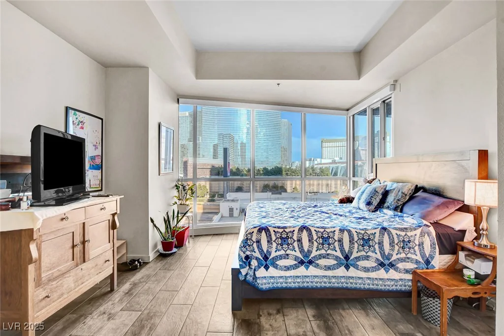 4575 Dean Martin, Las Vegas, NV 89103