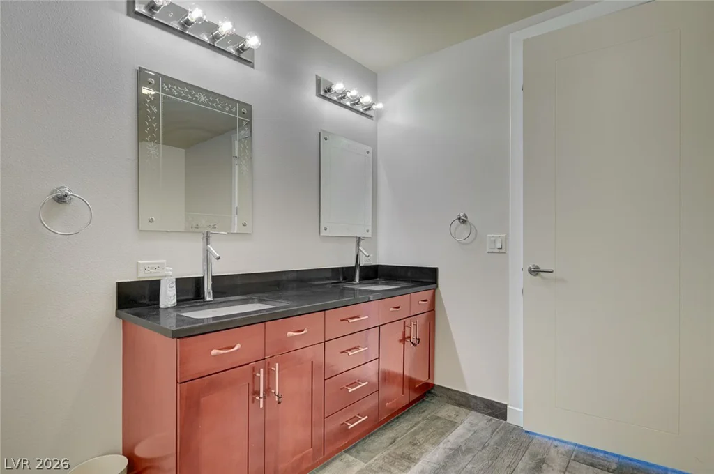 4575 Dean Martin, Las Vegas, NV 89103