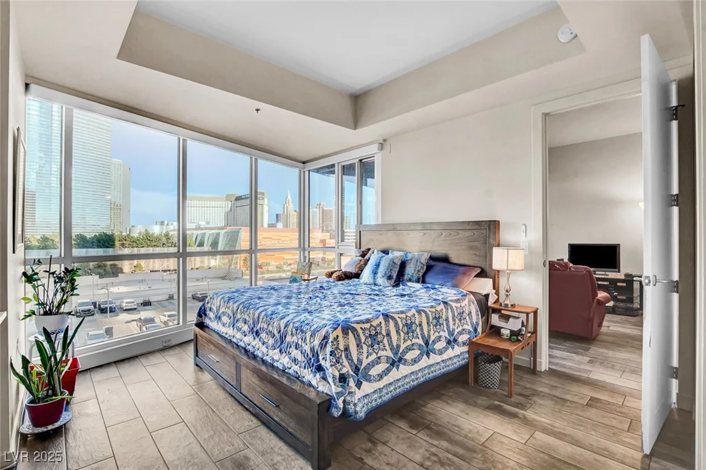 4575 Dean Martin, Las Vegas, NV 89103