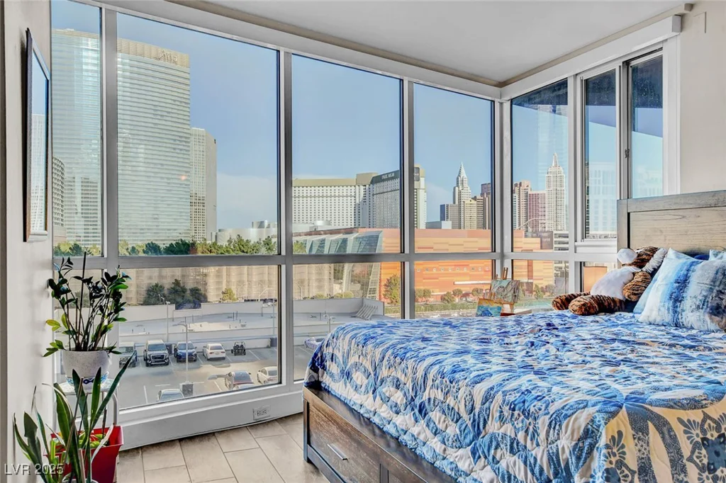 4575 Dean Martin, Las Vegas, NV 89103