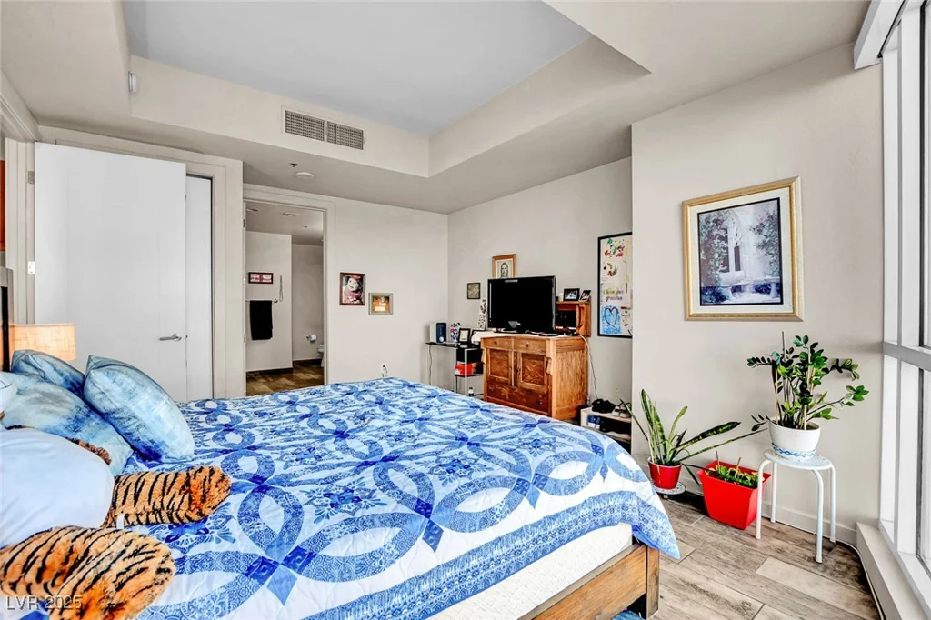 4575 Dean Martin, Las Vegas, NV 89103