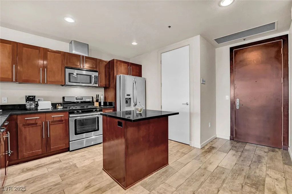 4575 Dean Martin, Las Vegas, NV 89103
