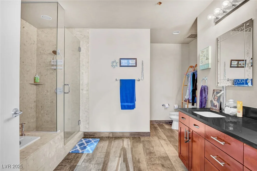 4575 Dean Martin, Las Vegas, NV 89103