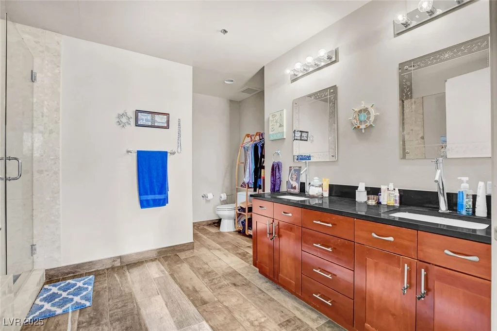 4575 Dean Martin, Las Vegas, NV 89103