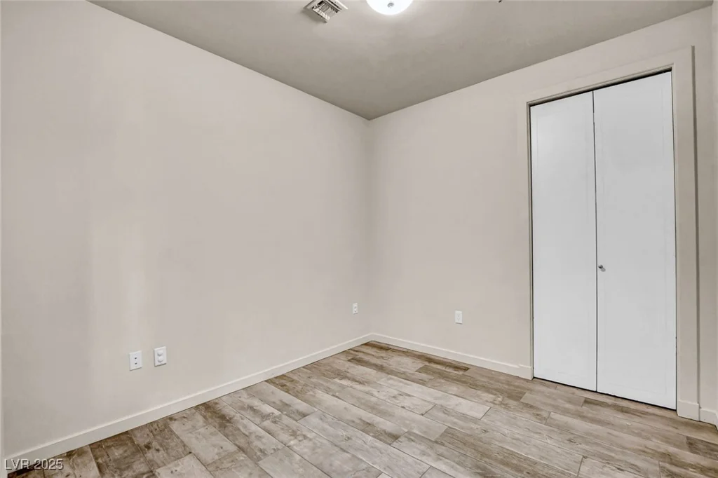 4575 Dean Martin, Las Vegas, NV 89103