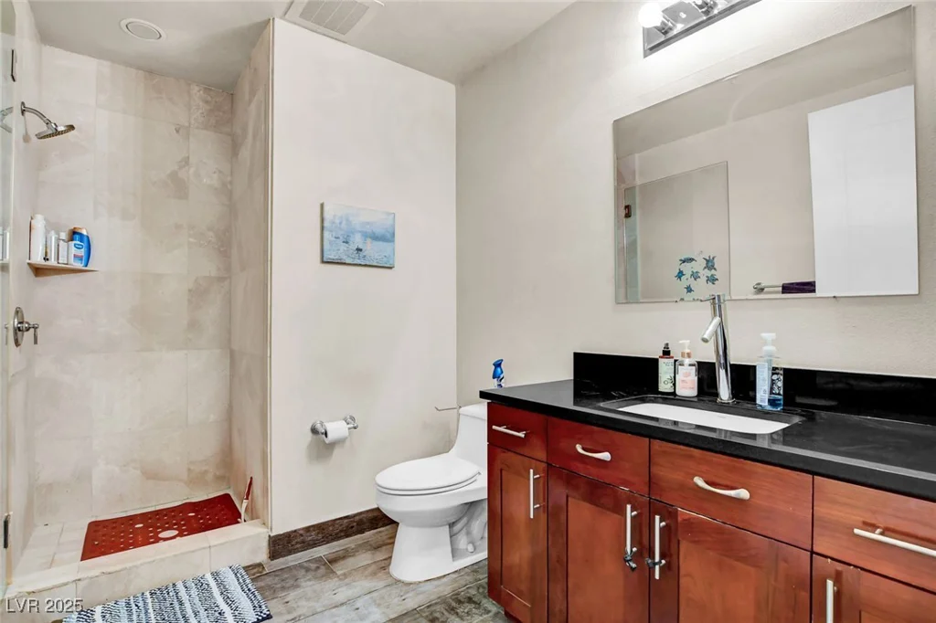 4575 Dean Martin, Las Vegas, NV 89103