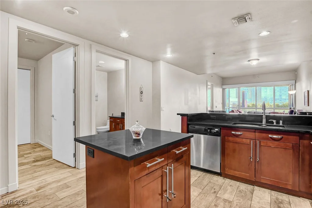 4575 Dean Martin, Las Vegas, NV 89103