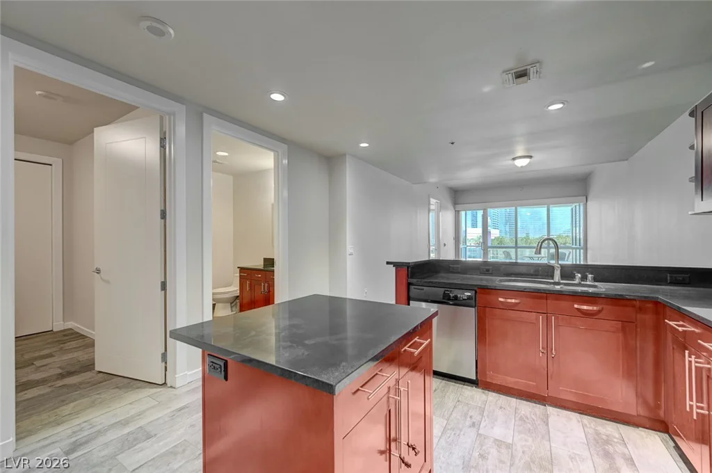 4575 Dean Martin, Las Vegas, NV 89103