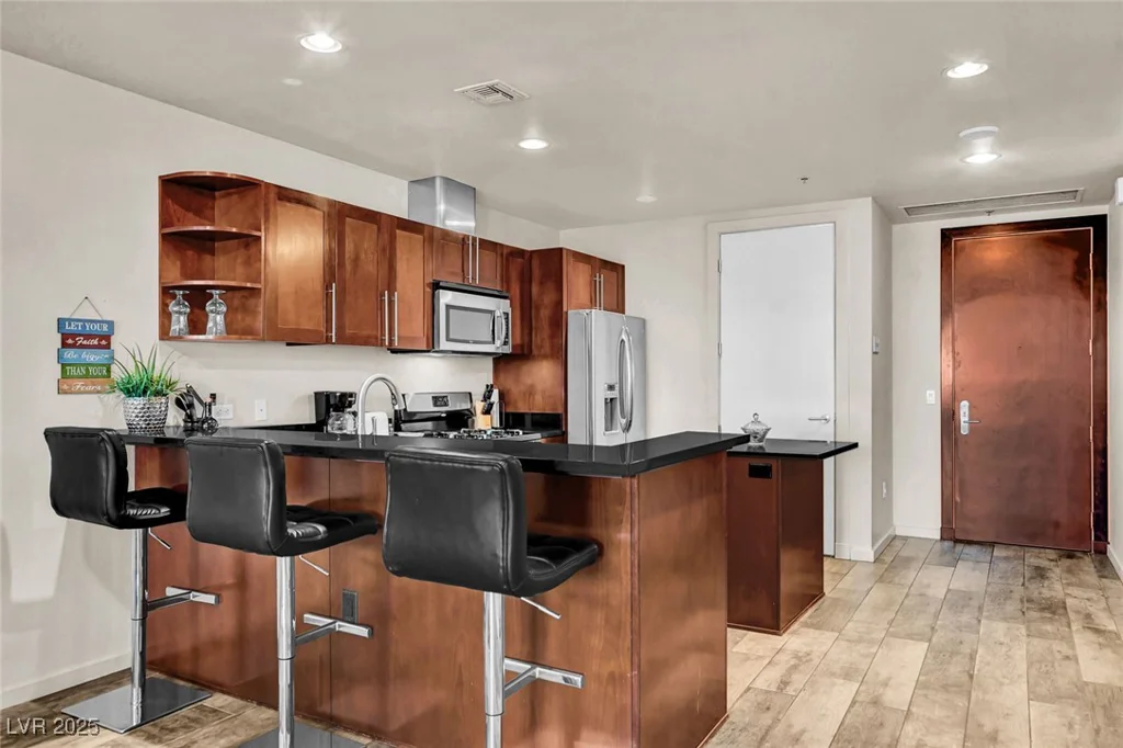 4575 Dean Martin, Las Vegas, NV 89103