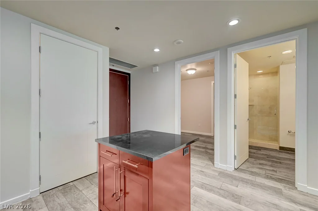 4575 Dean Martin, Las Vegas, NV 89103