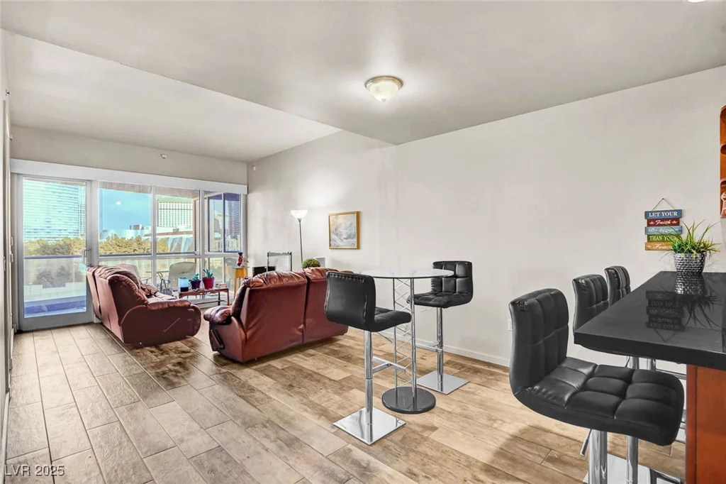 4575 Dean Martin, Las Vegas, NV 89103