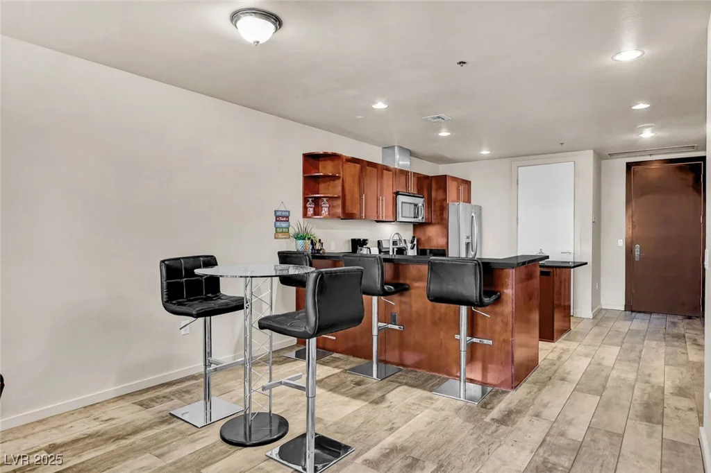 4575 Dean Martin, Las Vegas, NV 89103