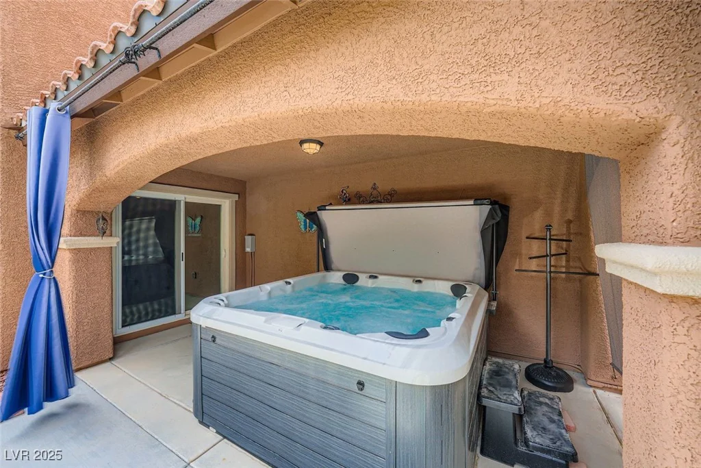 10966 Mountain Willow, Las Vegas, NV 89179