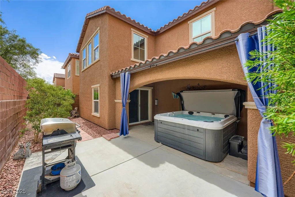 10966 Mountain Willow, Las Vegas, NV 89179