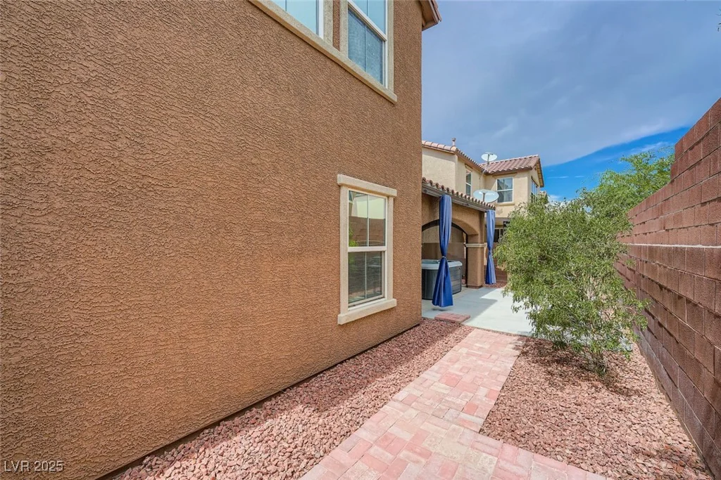 10966 Mountain Willow, Las Vegas, NV 89179