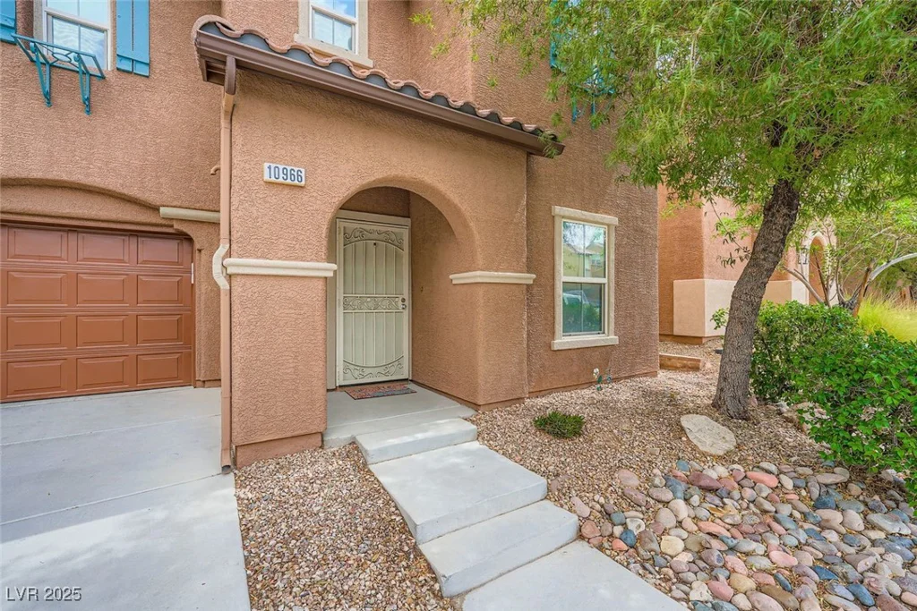 10966 Mountain Willow, Las Vegas, NV 89179