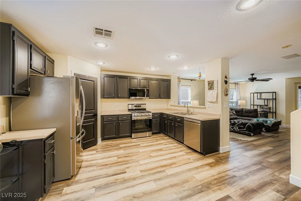 10966 Mountain Willow, Las Vegas, NV 89179