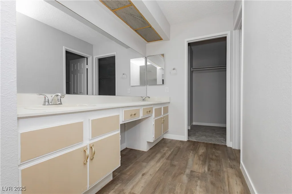 3619 Edinburgh, Las Vegas, NV 89103