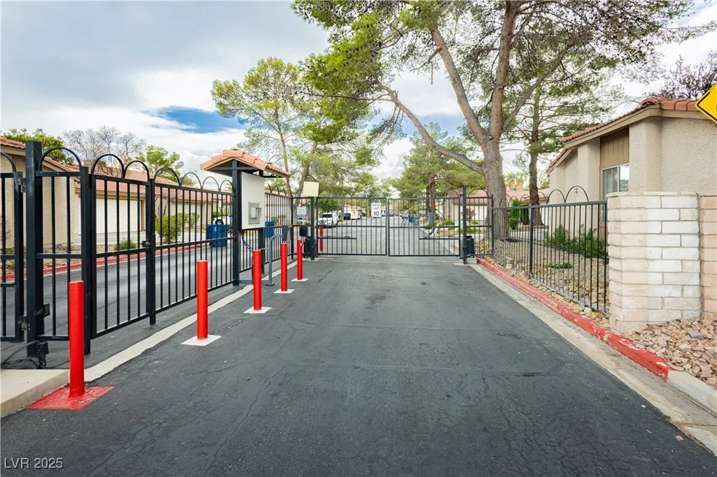 3619 Edinburgh, Las Vegas, NV 89103