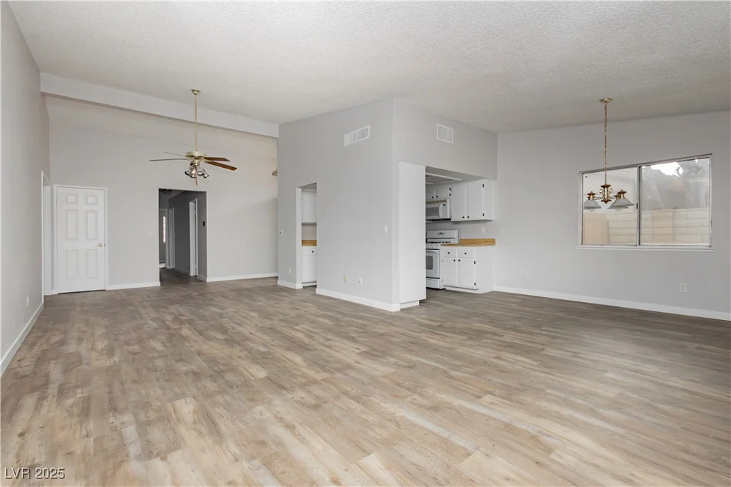 3619 Edinburgh, Las Vegas, NV 89103