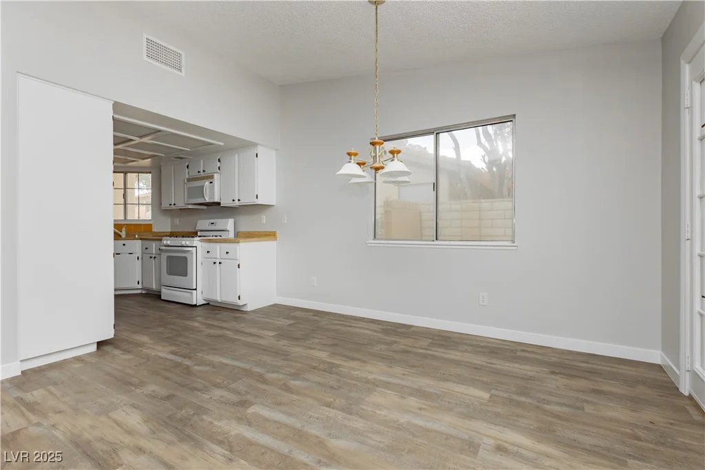 3619 Edinburgh, Las Vegas, NV 89103