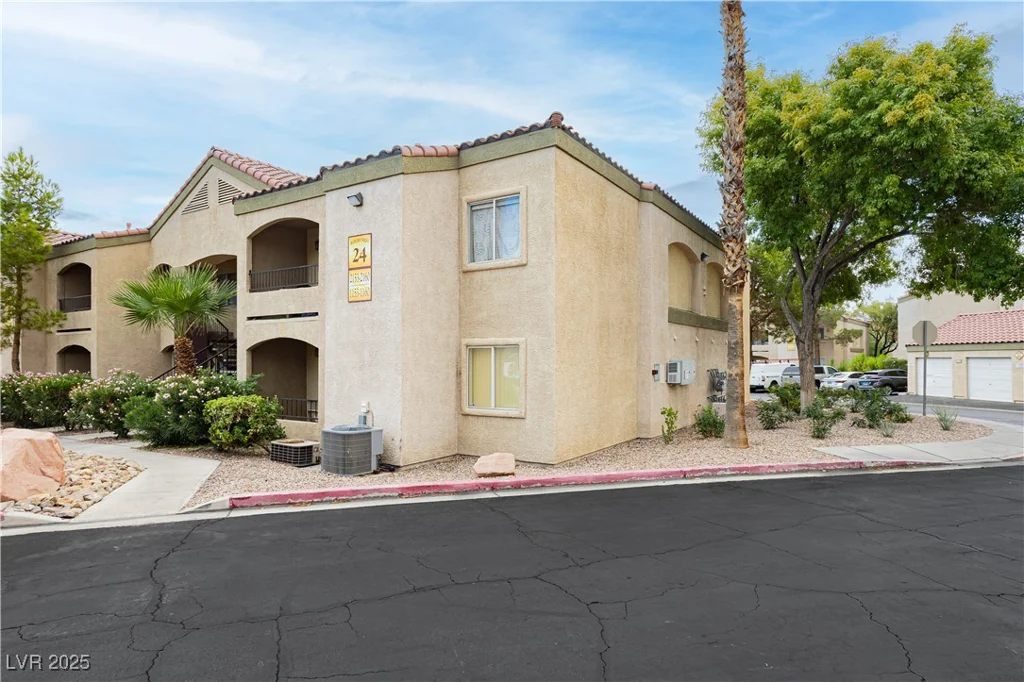 7885 Flamingo, Las Vegas, NV 89147