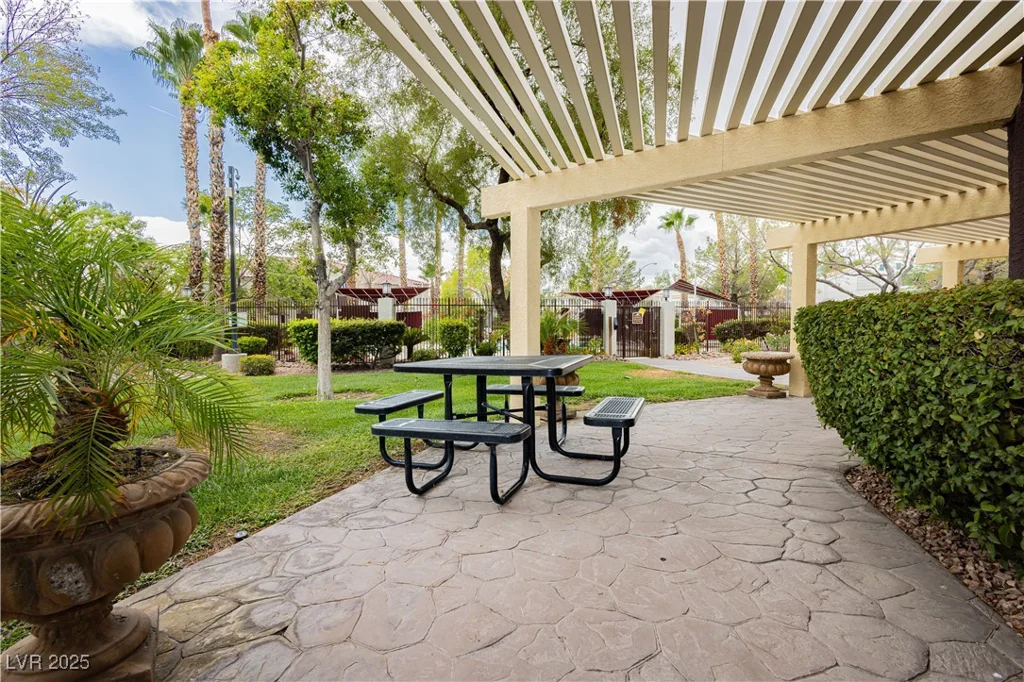 7885 Flamingo, Las Vegas, NV 89147