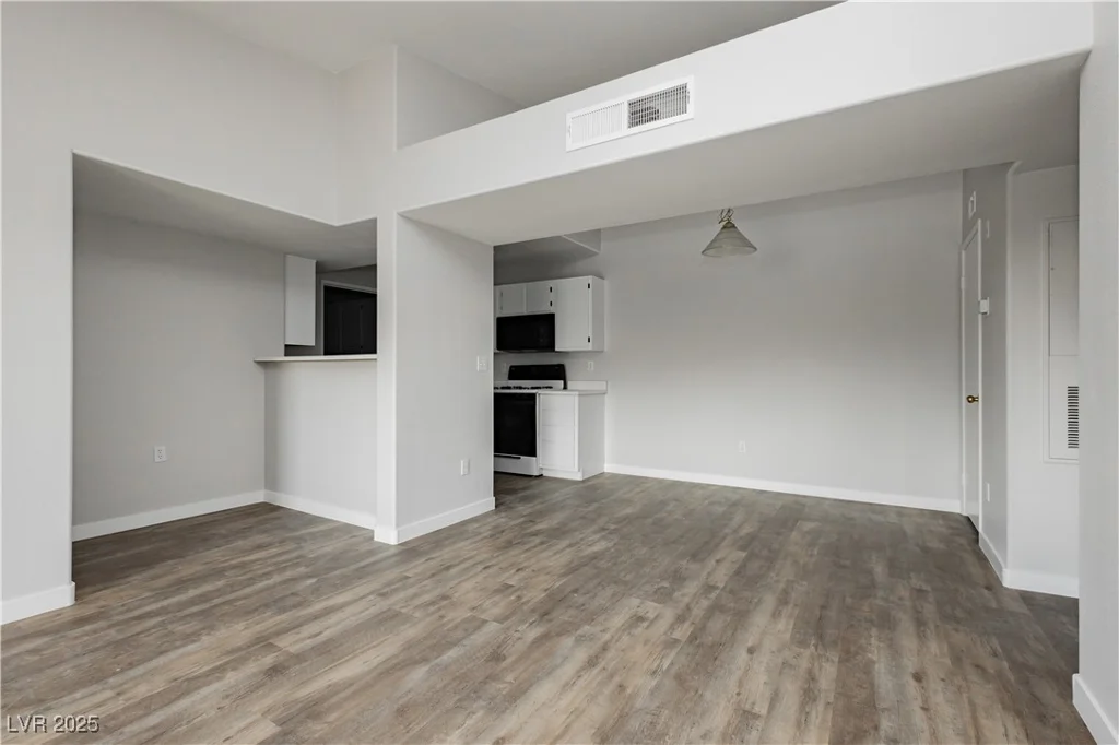 7885 Flamingo, Las Vegas, NV 89147