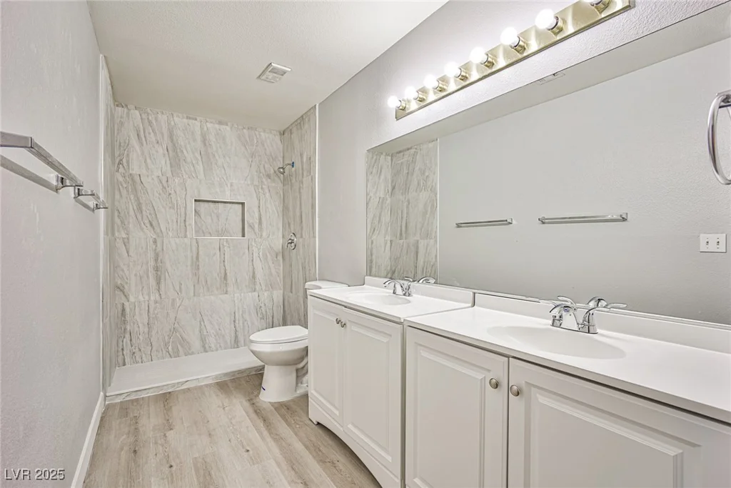 5121 Pioneer, Las Vegas, NV 89146