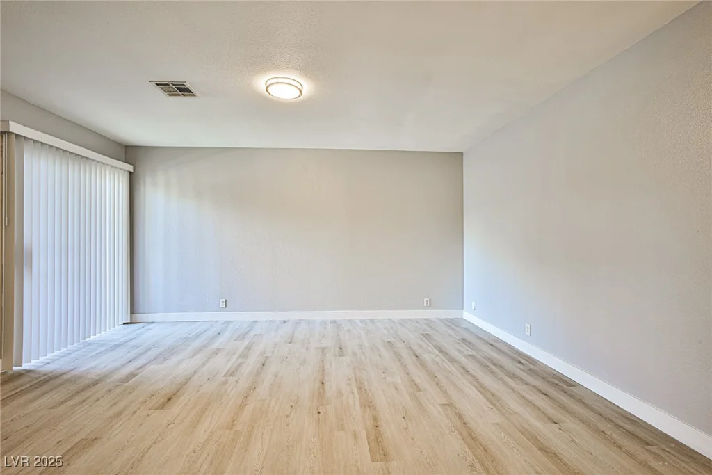 5121 Pioneer, Las Vegas, NV 89146