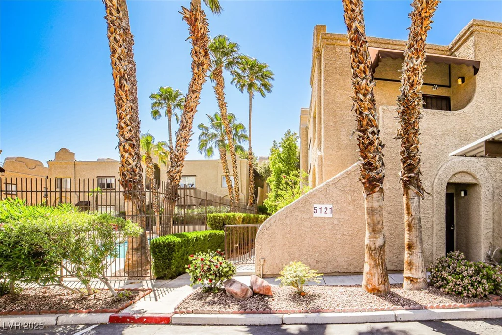 5121 Pioneer, Las Vegas, NV 89146