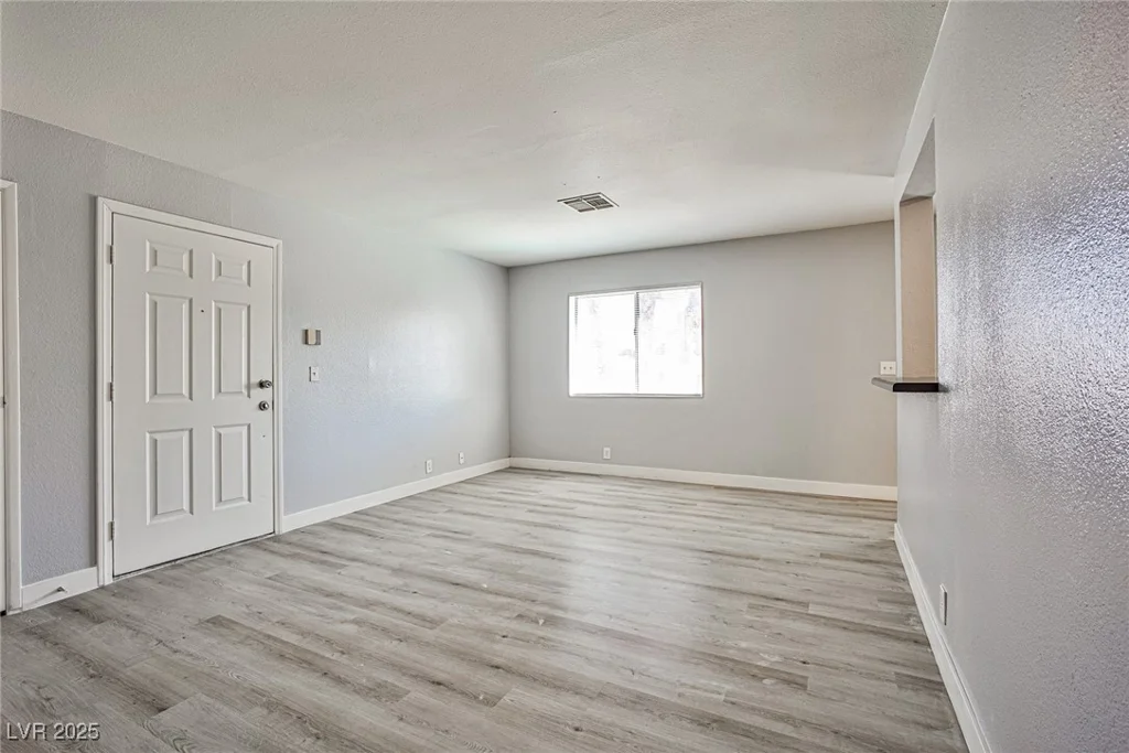 5121 Pioneer, Las Vegas, NV 89146