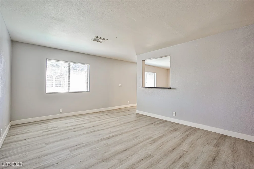 5121 Pioneer, Las Vegas, NV 89146