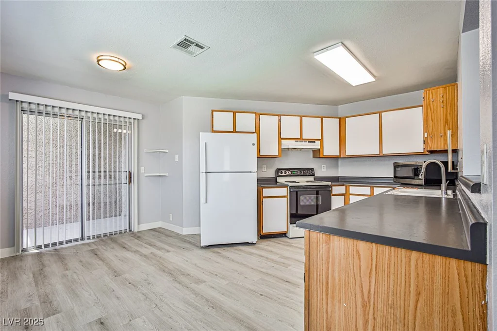 5121 Pioneer, Las Vegas, NV 89146