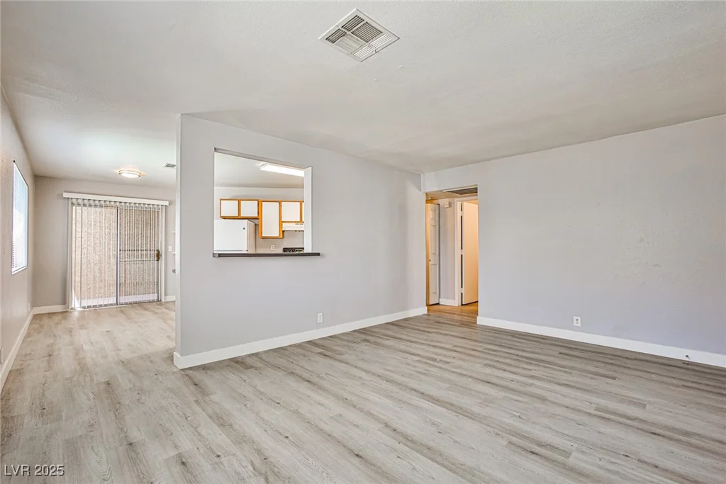 5121 Pioneer, Las Vegas, NV 89146