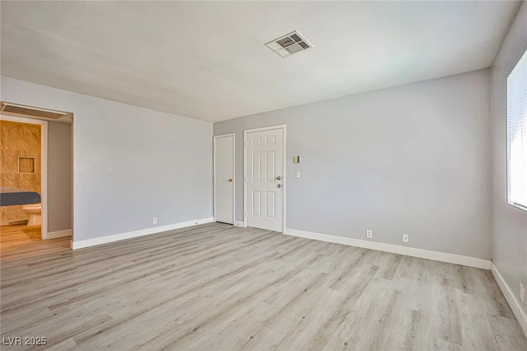 5121 Pioneer, Las Vegas, NV 89146