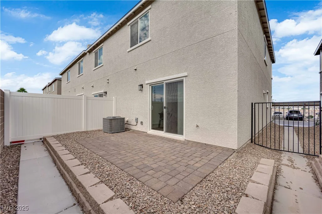 2953 White Selzter, Las Vegas, NV 89122
