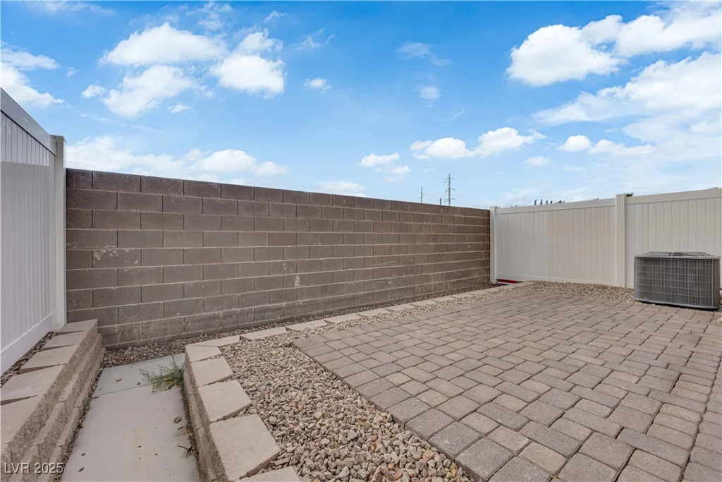 2953 White Selzter, Las Vegas, NV 89122